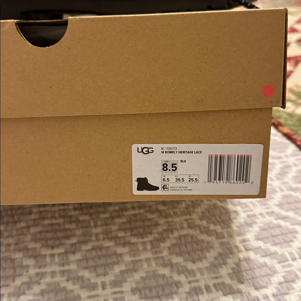 UGG Romely Heritage Boot - Picture 6 of 7